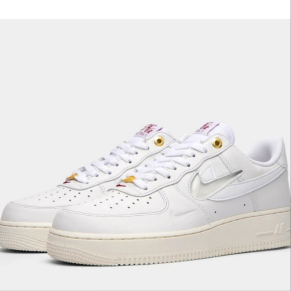NWT Women's Af1's '07 PRM - Picture 6 of 10
